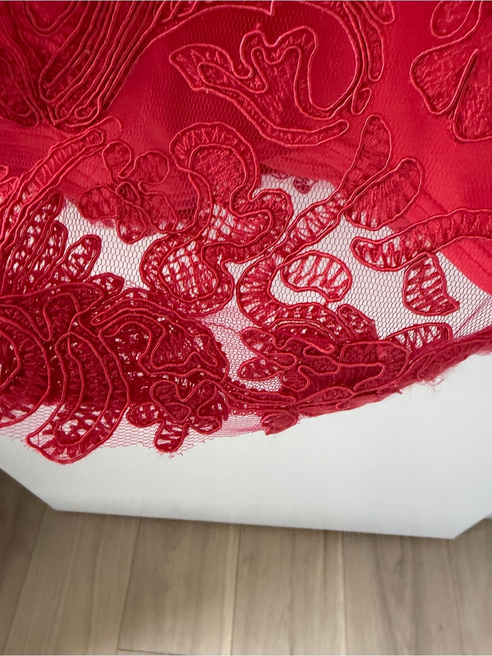 Tadashi Shoji Size 6 Flame Red Corded Lace Tulle Sheath Cocktail Dress - Picture 7 of 13